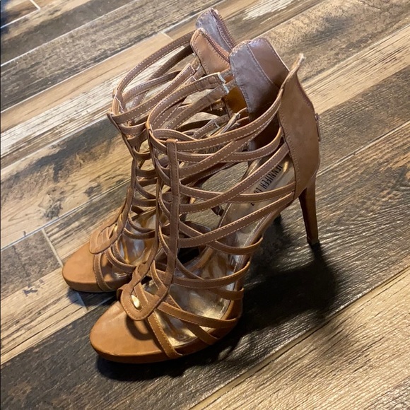 Heels - Picture 2 of 4